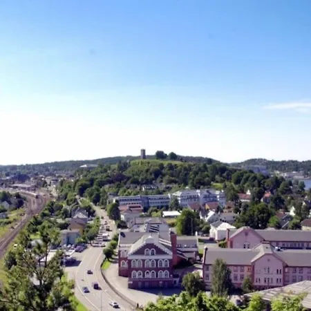 Sjarmerende I Hjerte Av By *