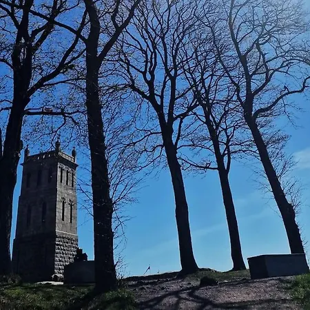 Sjarmerende I Hjerte Av By *