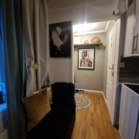 Sjarmerende I Hjerte Av By Appartamento