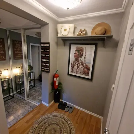 Lejlighed Sjarmerende I Hjerte Av By *