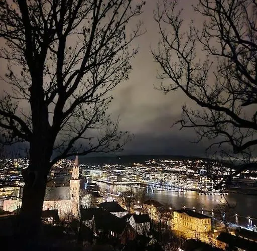Sjarmerende I Hjerte Av By Apartament