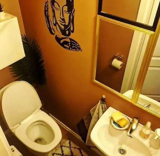 Sjarmerende I Hjerte Av By Apartament