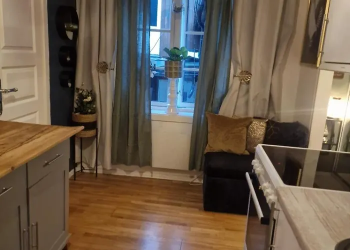 Apartament Sjarmerende I Hjerte Av By