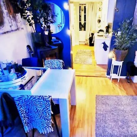 Sjarmerende I Hjerte Av By Apartmán