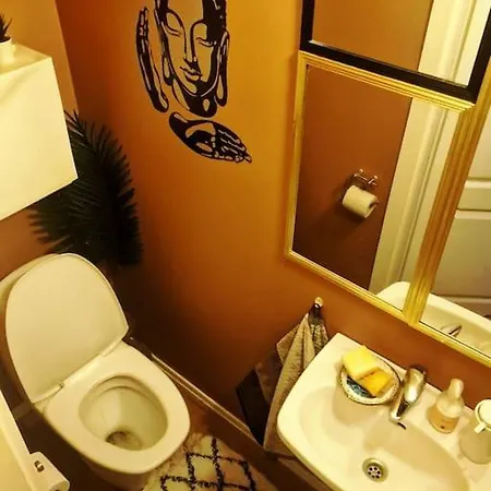 Sjarmerende I Hjerte Av By Apartmán